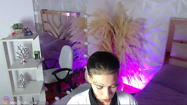 Jonesliam23 online show from February 2026 07:22:01 PM