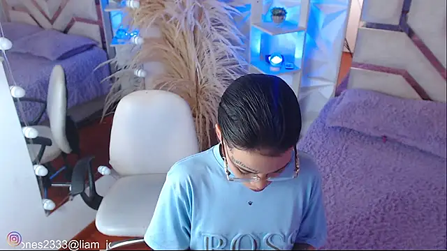 Jonesliam23 online show from October 2025 07:14:02 PM