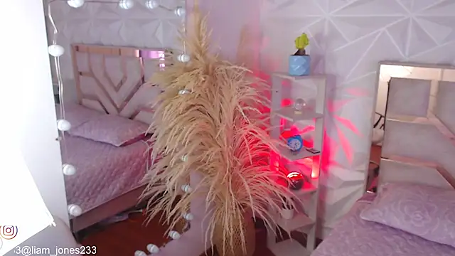 Jonesliam23 online show from September 2025 06:52:01 PM