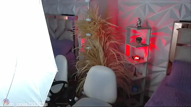 Jonesliam23 online show from October 2025 07:01:02 PM