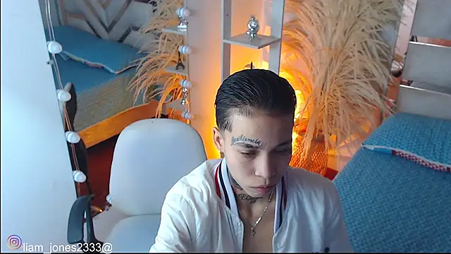 Jonesliam23 online show from November 2025 07:24:02 PM