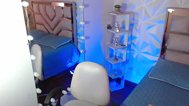 Jonesliam23 online show from April 2026 07:59:02 PM