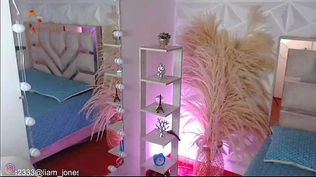 Jonesliam23 online show from November 2025 07:36:01 PM