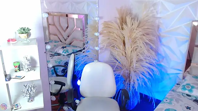 Jonesliam23 online show from March 2026 07:10:01 PM