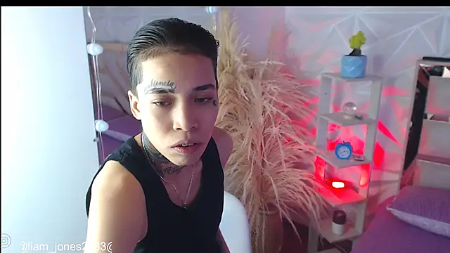 Jonesliam23 online show from September 2025 07:08:02 PM