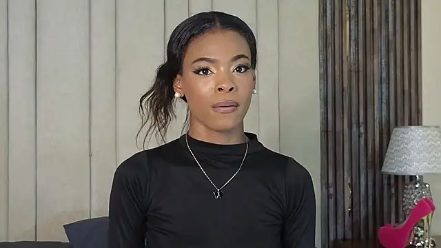 adaraSmiith online show from April 2026 06:23:01 PM