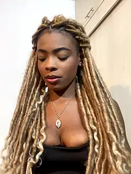 adaraSmiith online show from November 2025 12:37:01 PM