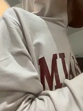 adaraSmiith online show from November 2025 11:58:02 AM