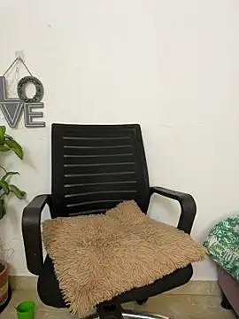 luisa curli online show from December 2025 06:31:02 PM