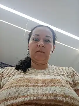 Snapshot of luisa_curli chatting on May 2026 11:25:04 PM luisa curli online show from May 2026 11:25:04 PM