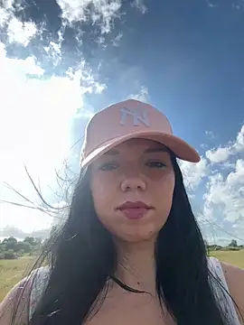Snapshot of Vanesskaa chatting on June 2026 05:10:02 PM Vanesskaa online show from June 2026 05:10:02 PM