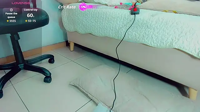 Snapshot of EmilyySaenz chatting on November 2025 04:01:02 PM EmilyySaenz online show from November 2025 04:01:02 PM