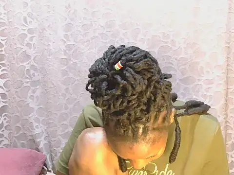 Snapshot of slim_girl02 chatting on November 2025 01:15:02 PM slim girl02 online show from November 2025 01:15:02 PM