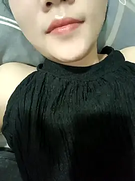  Attractivegirl33 online show from October 2025 04:43:01 PM