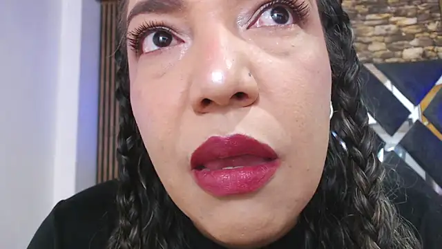 Snapshot of marie_hss chatting on December 2025 06:23:01 PM marie hss online show from December 2025 06:23:01 PM