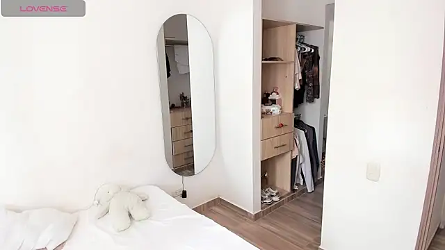 rose scottt online show from February 2026 05:20:01 PM