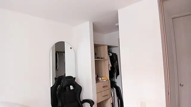 rose scottt online show from April 2026 06:00:02 PM