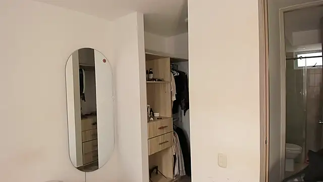 rose scottt online show from April 2026 09:17:01 PM