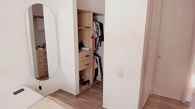 rose scottt online show from November 2025 05:12:02 PM