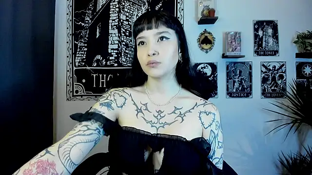 Snapshot of Demongirl6666 chatting on October 2025 06:05:01 PM Demongirl6666 online show from October 2025 06:05:01 PM