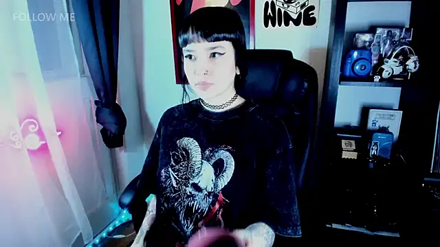 Snapshot of Demongirl6666 chatting on April 2026 05:57:02 PM Demongirl6666 online show from April 2026 05:57:02 PM