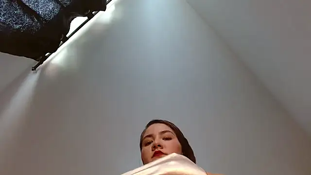 keilafranco online show from November 2025 06:19:02 PM