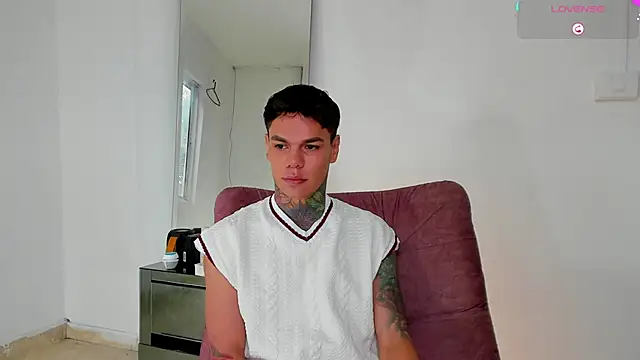 Jordyrodriiguez online show from October 2025 01:12:02 PM