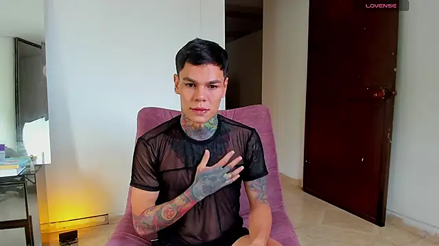 Jordyrodriiguez online show from October 2025 05:25:02 PM
