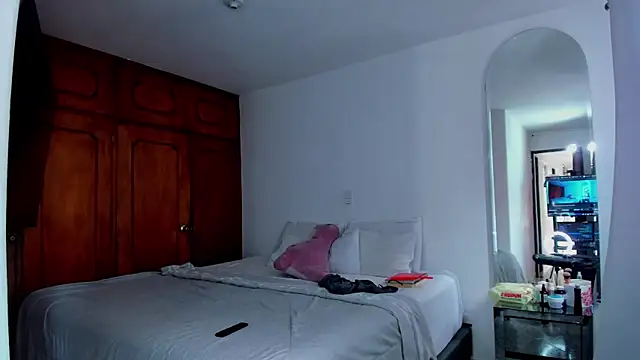 Jordyrodriiguez online show from January 2025 07:49:02 PM