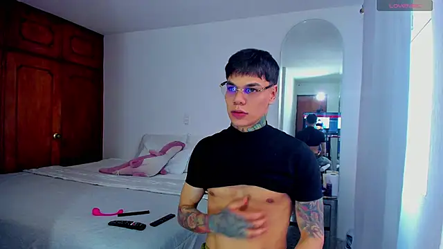 Jordyrodriiguez online show from January 2025 09:41:01 PM