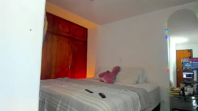 Jordyrodriiguez online show from February 2025 04:14:02 AM