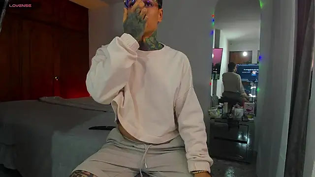 Jordyrodriiguez online show from February 2025 06:30:01 PM