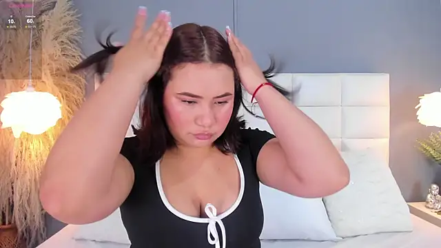 HannaKarson online show from November 2025 11:36:02 AM