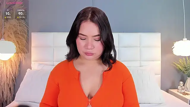 HannaKarson online show from October 2025 11:33:01 AM