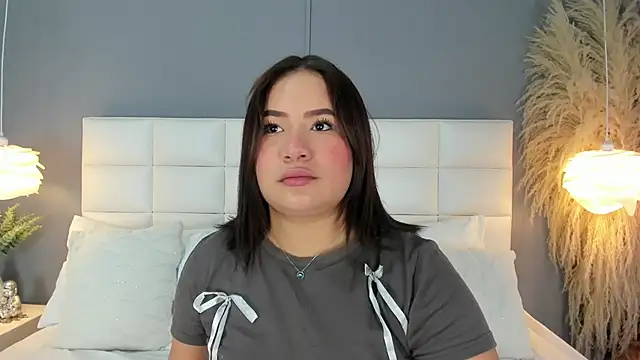 HannaKarson online show from October 2025 11:33:01 AM