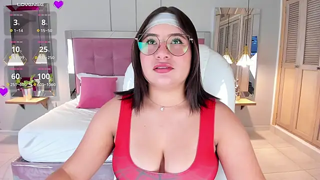 HannaKarson online show from October 2025 12:39:01 PM