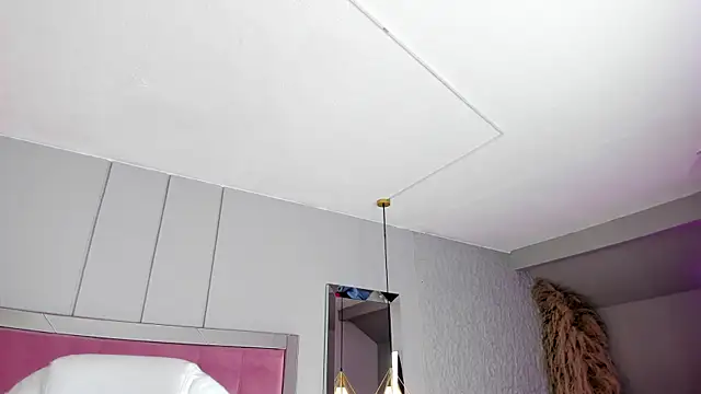HannaKarson online show from September 2025 11:44:02 AM