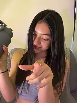 Liissa cute  online show from April 2026 06:31:02 PM