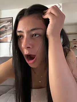 Liissa cute  online show from June 2026 06:19:02 PM