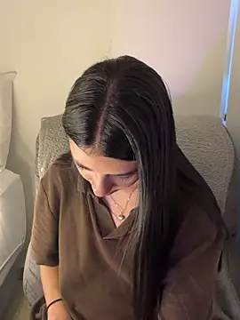 Liissa cute  online show from April 2026 07:31:01 PM