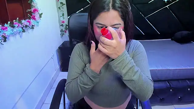 MariaClay online show from December 2025 12:07:02 PM