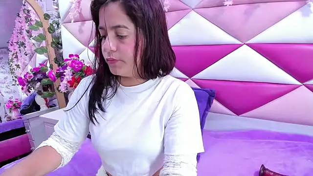 MariaClay online show from November 2025 11:47:01 AM