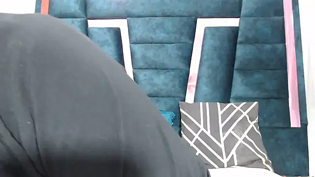 DiannellaforYou online show from November 2025 10:42:01 PM