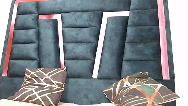 DiannellaforYou online show from February 2026 01:41:01 AM