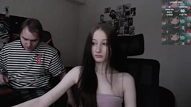 Snapshot of camcoupbang chatting on February 2025 04:49:01 AM camcoupbang online show from February 2025 04:49:01 AM