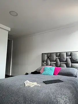 LauraCadwell online show from October 2025 12:17:01 PM