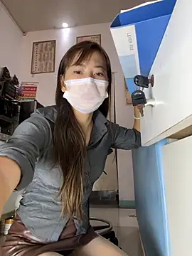 andii-1 online show from November 2025 02:05:01 AM