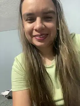 Nathaly00  online show from April 2026 11:18:02 PM