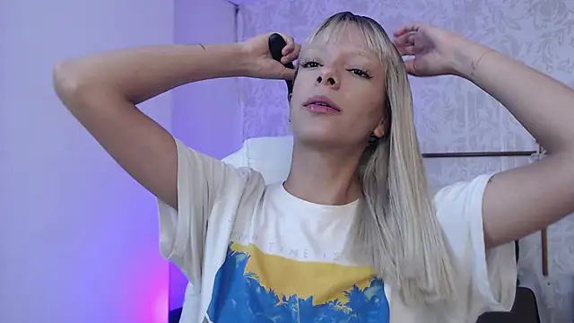 Snapshot of peyton_golden1 chatting on December 2025 03:49:02 AM peyton golden1 online show from December 2025 03:49:02 AM