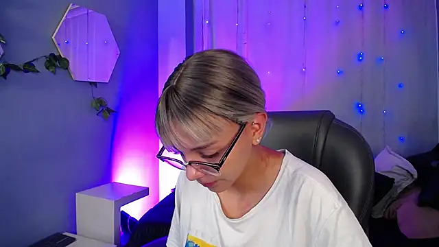 Snapshot of peyton_golden1 chatting on October 2025 03:16:02 AM peyton golden1 online show from October 2025 03:16:02 AM